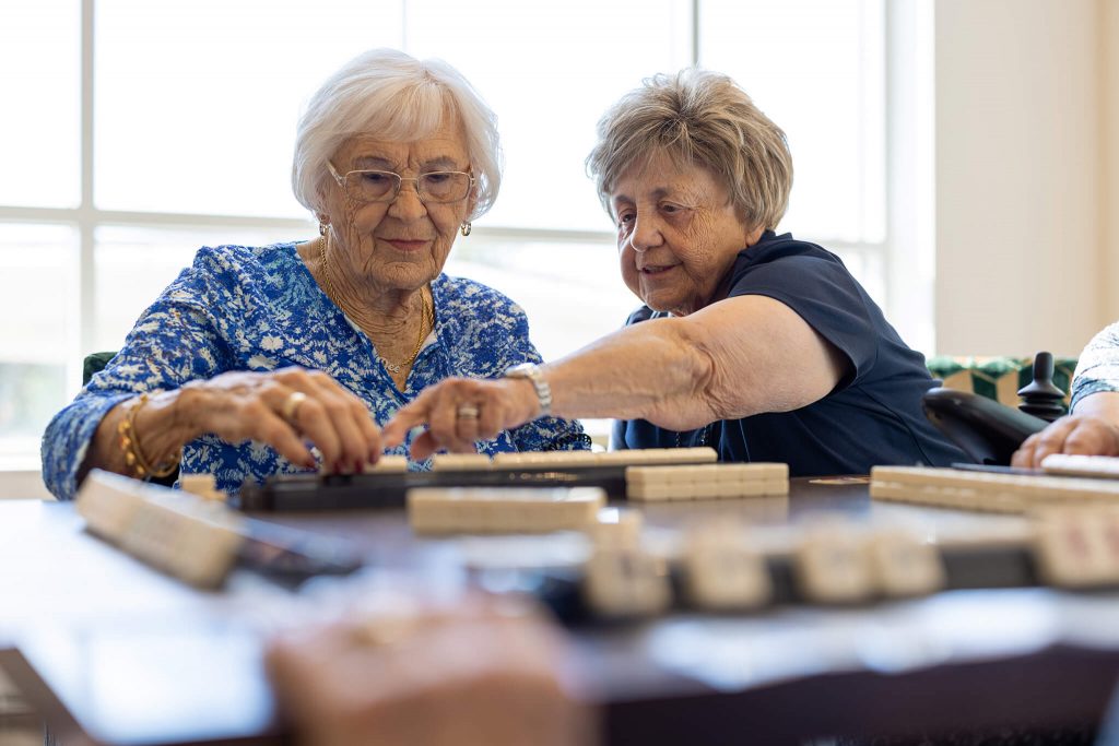 women playing gamd